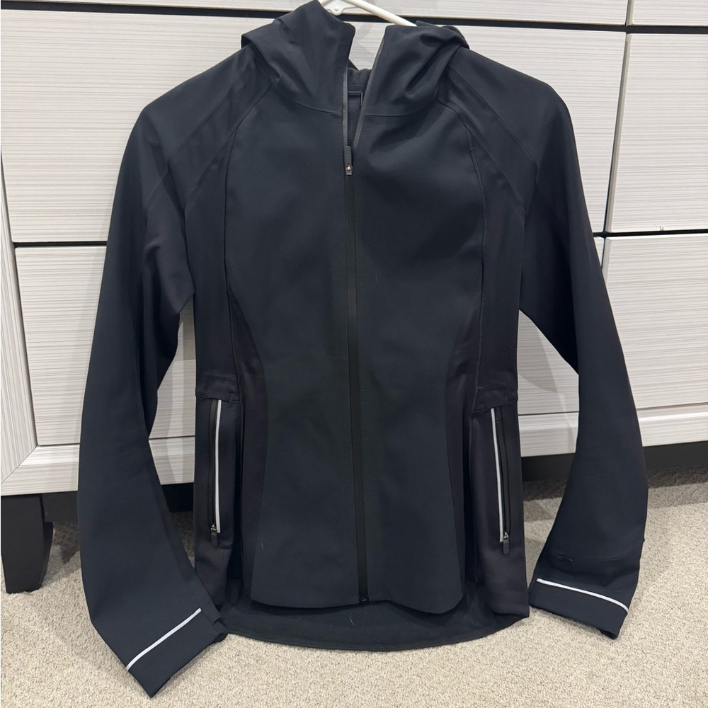 Lululemon windbreaker jacket